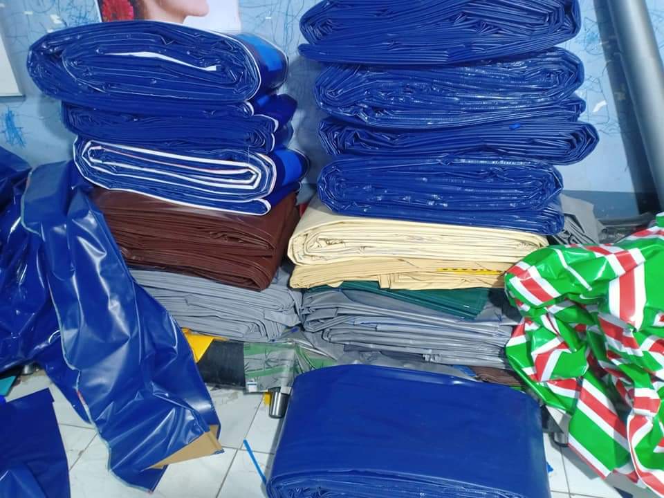 bán bạt làm mái che