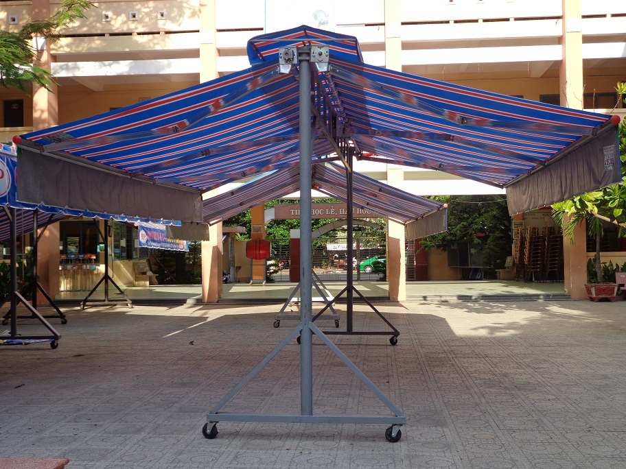 Mái hiên chữ A sọc xanh